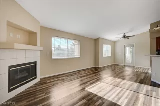 Photo #2: 2431222 Listing