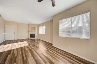 Photo #3: 2431222 Listing