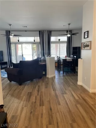 Photo #3: 2431236 Listing