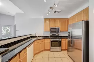 Photo #5: 2431252 Listing