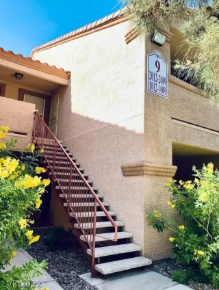 Photo #6: 2431287 Listing 