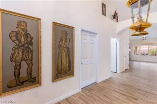 Photo #4: 2431313 Listing