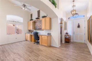 Photo #5: 2431313 Listing