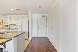 Photo #2: 2431315 Listing