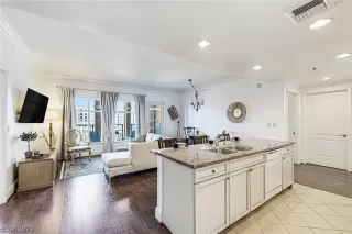 Photo #4: 2431315 Listing