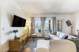 Photo #5: 2431315 Listing