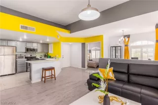 Photo #6: 2431347 Listing 