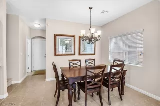 Photo #6: 2431372 Listing