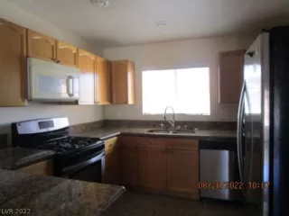 Photo #4: 2431375 Listing 