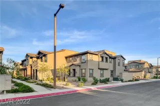 Photo #1: 2431385 Listing 