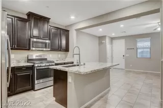 Photo #2: 2431385 Listing 