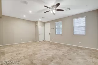 Photo #4: 2431385 Listing 