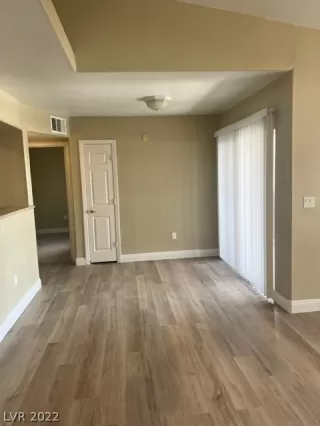 Photo #4: 2431388 Listing