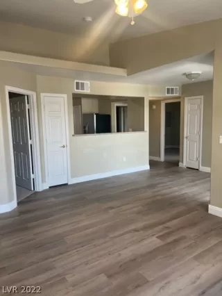 Photo #5: 2431388 Listing