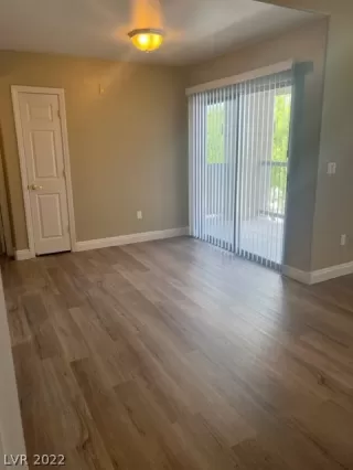 Photo #6: 2431388 Listing