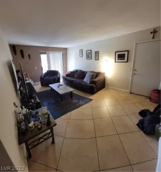 Photo #3: 2431392 Listing