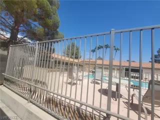 Photo #6: 2431392 Listing