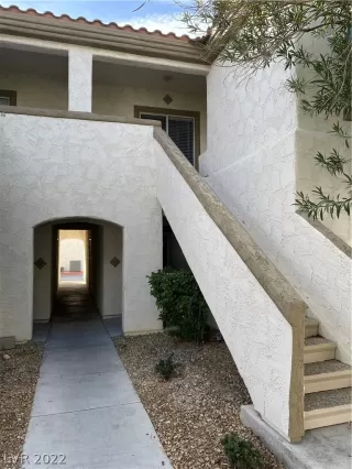 Photo #1: 2431400 Listing 