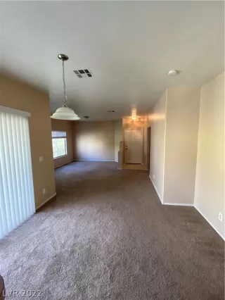 Photo #5: 2431400 Listing 