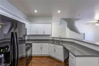 Photo #1: 2431425 Listing