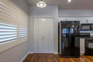 Photo #5: 2431425 Listing