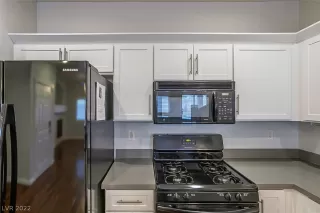 Photo #6: 2431425 Listing