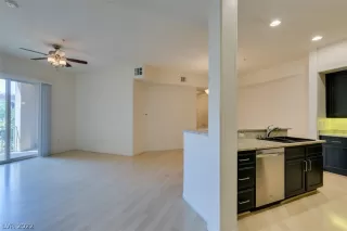 Photo #1: 2431428 Listing