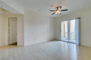 Photo #6: 2431428 Listing