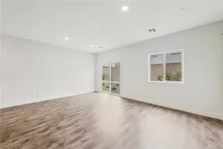 Photo #4: 2431480 Listing 