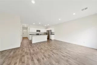 Photo #6: 2431480 Listing 