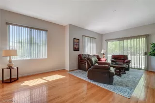 Photo #4: 2431499 Listing 