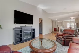 Photo #6: 2431499 Listing 