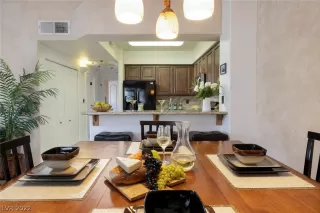 Photo #2: 2431500 Listing 