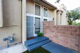 Photo #3: 2431515 Listing 