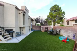 Photo #4: 2431515 Listing 