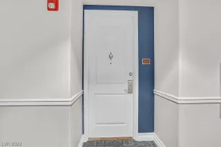 Photo #3: 2431540 Listing 