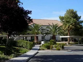 Photo #2: 2431558 Listing 