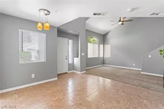 Photo #3: 2431559 Listing