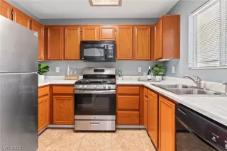 Photo #6: 2431559 Listing