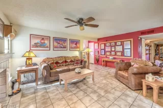 Photo #4: 2431582 Listing 