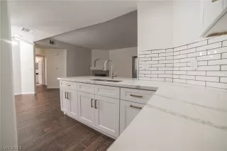 Photo #2: 2431601 Listing