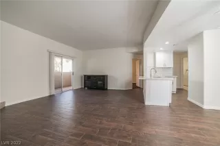 Photo #6: 2431601 Listing