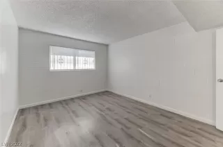 Photo #6: 2431604 Listing 