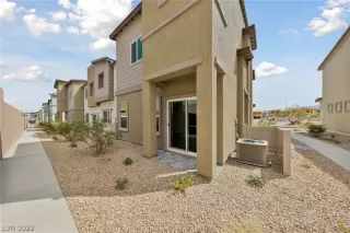 Photo #3: 2431606 Listing 