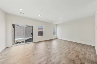 Photo #6: 2431606 Listing 