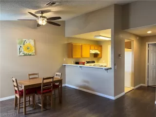 Photo #5: 2431659 Listing