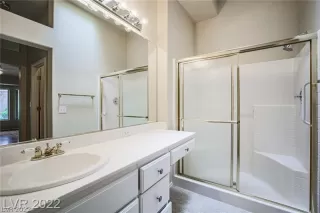 Photo #4: 2431685 Listing