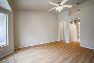 Photo #6: 2431685 Listing