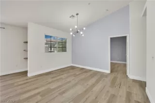 Photo #1: 2431686 Listing 