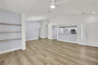 Photo #4: 2431686 Listing 